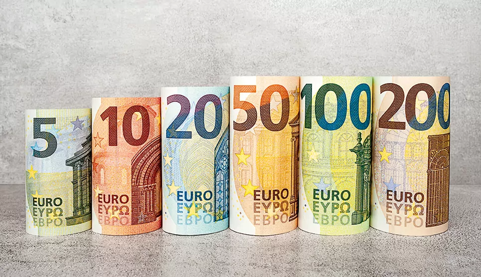 Les nouveaux billets de 100 euro et 200 euro